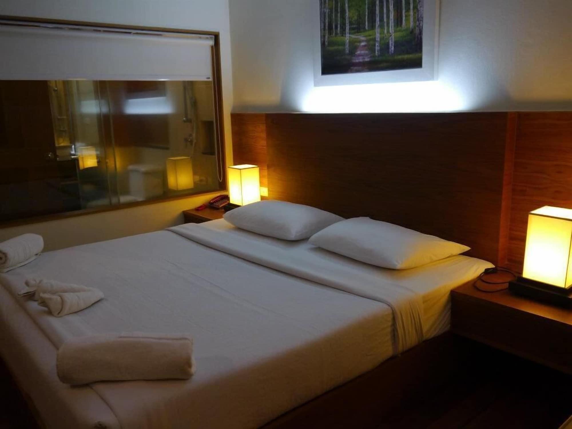 Baan Saikao Plaza Hotel & Service Apartment Koh Chang Esterno foto